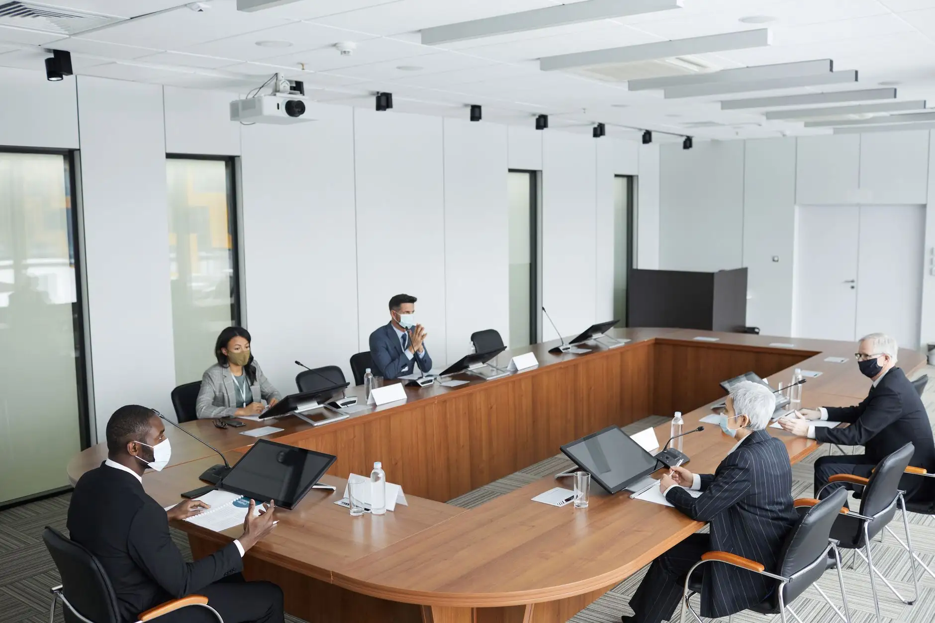 2025年社区软件光盘技术升级对中小企业论坛搭建的影响分析